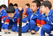 小学生走进社会大课堂，开启传统文化之旅