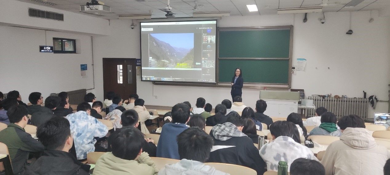 拓路星河，筑梦苍穹——中国航天科工集团十院田江权做客我校翱翔名家讲堂